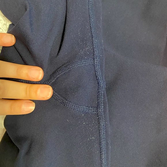 Alo Yoga | HW Interlace Legging in Rich Navy - Picture 7 of 7